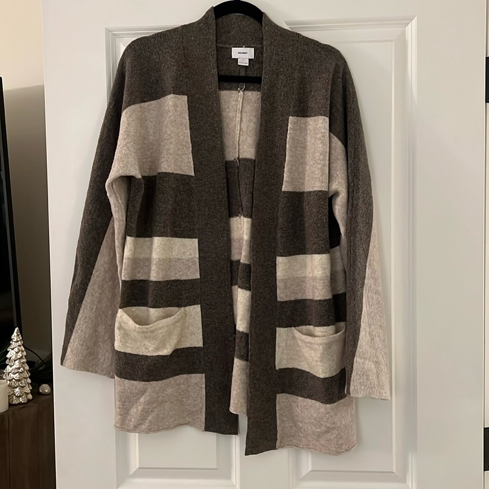 Women’s Old Navy Cardigan (“Patterned Coat Crème”)